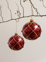 2 szklane bombki choinkowe w burgundowym kolorze z motywem kratki 