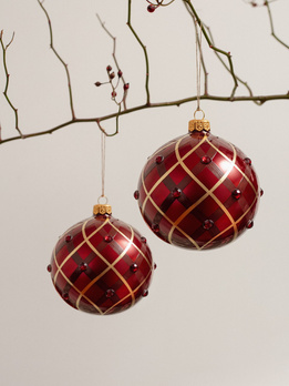 2 szklane bombki choinkowe w burgundowym kolorze z motywem kratki