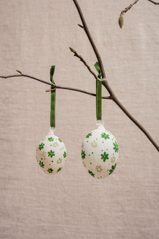 Ozdoba wielkanocna 2 szklane jajka z motywem zielonych kwiatuszków