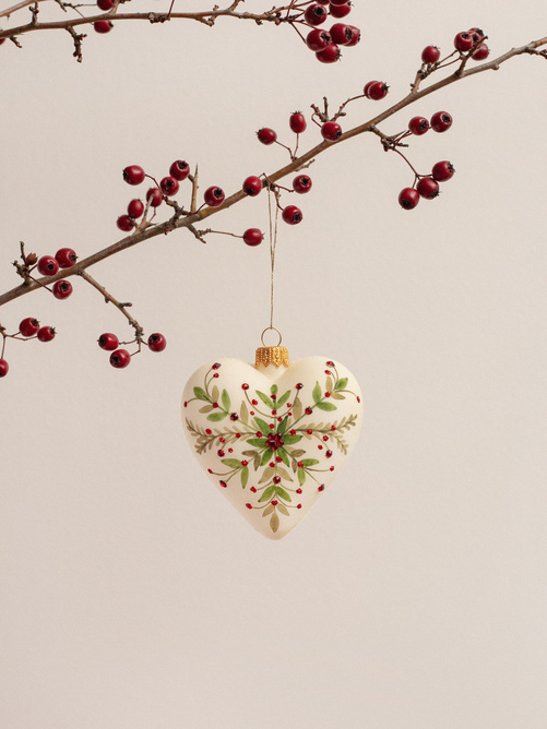 Szklana bombka choinkowa - serce z motywem gałązek