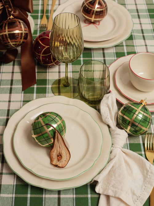 4 szklane bombki choinkowe w zielonym kolorze z motywem kratki