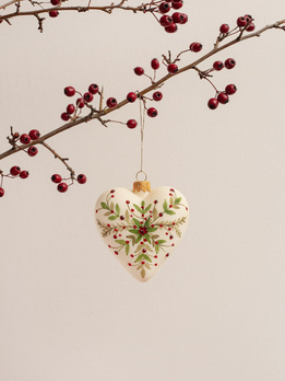 Szklana bombka choinkowa - serce z motywem gałązek