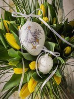 Szklane jajko wielkanocne z ręcznie malowaną gęsią